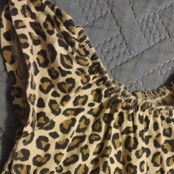 Old Navy Kids Leopard Print Romper - Picture 3 of 6